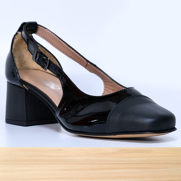 150F Barbie en Cuir Noir Verni