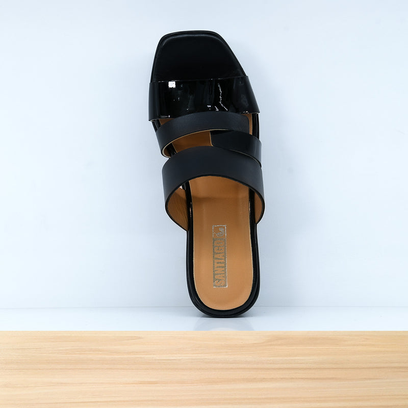 011F Onessa en Cuir Noir