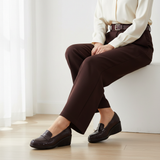 Var 4 – Burgundy Trousers, Seated