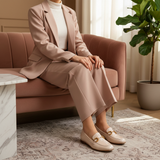 Var 4 – Formal, Feminine Seated