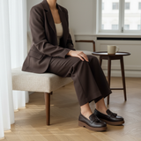 Var 5 – Dark Brown Suit, Bench