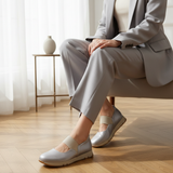 Var 5 – Silver-Grey Suit, Bench